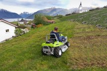 Grillo Climber in Vagenes (Norway) working in a manufacture facility producing and selling blueberries. Grillo Climber in Vagenes (Norway) working in a manufacture facility producing and selling blueberries.